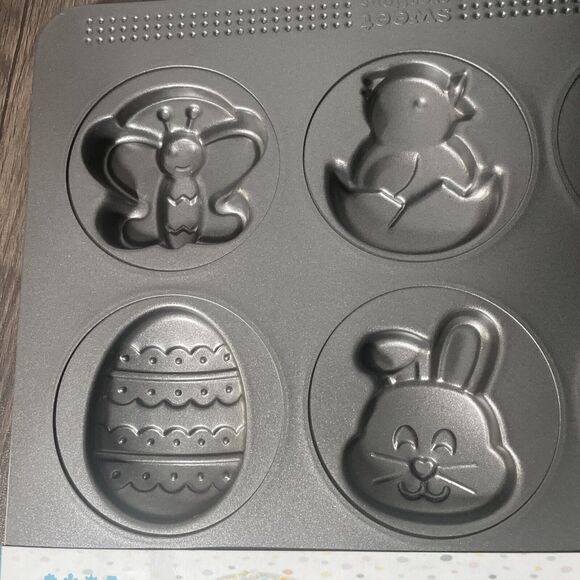 Easter Spring Cookie Pan Nonstick Bunny Chick Egg Flower Baking Sheet Metal NEW - Picture 3 of 11